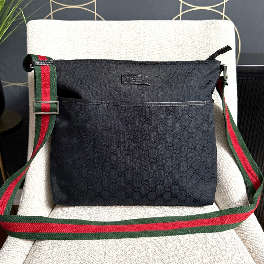 Gucci authentic black monogram canvas messanger bag unisex ribbon strap - Picture 4 of 16